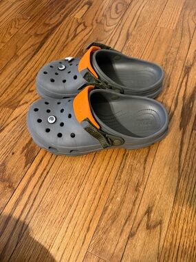 Crocs Unisex Classic All-Terrain Clog Gray w/Orange & Olive Green Size US M9/w11